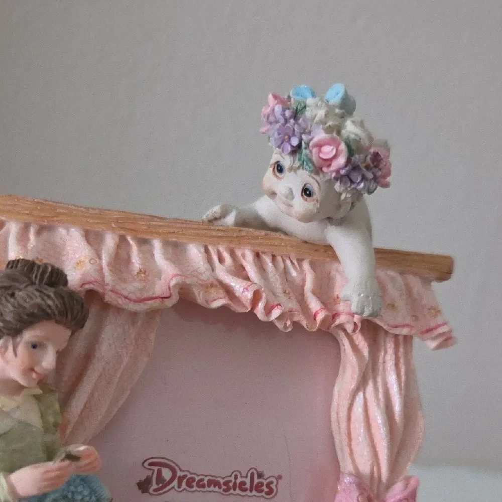 Dreamsicles Knitting Figurine Photo Frame